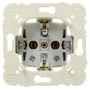 21111 Francia földelt csatlakozóaljzat